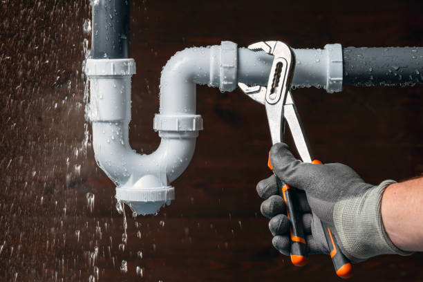Professional Emergency Plumber technician working in Creston, IL